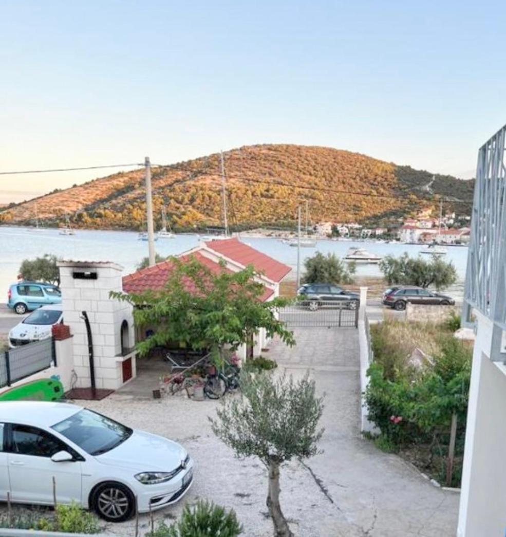 Providenca Apartman Vinišće Kültér fotó